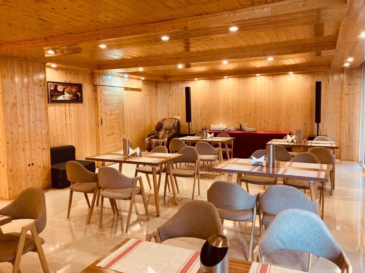 Winterline Resort Near Mall Road Manali - Centrally Heated & Air Cooled Екстер'єр фото